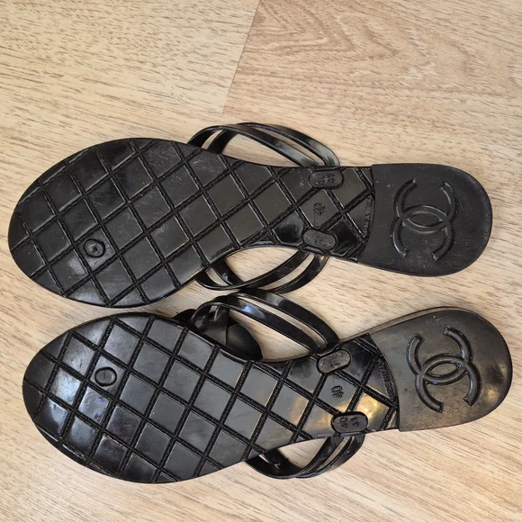 Chanel Black Flower Sandals - Picture 6 of 7